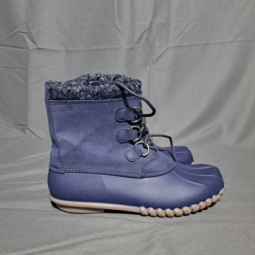 Baretraps Women's 7M Fabulous Water Resistant Duck‎ Boots - Navy Blue